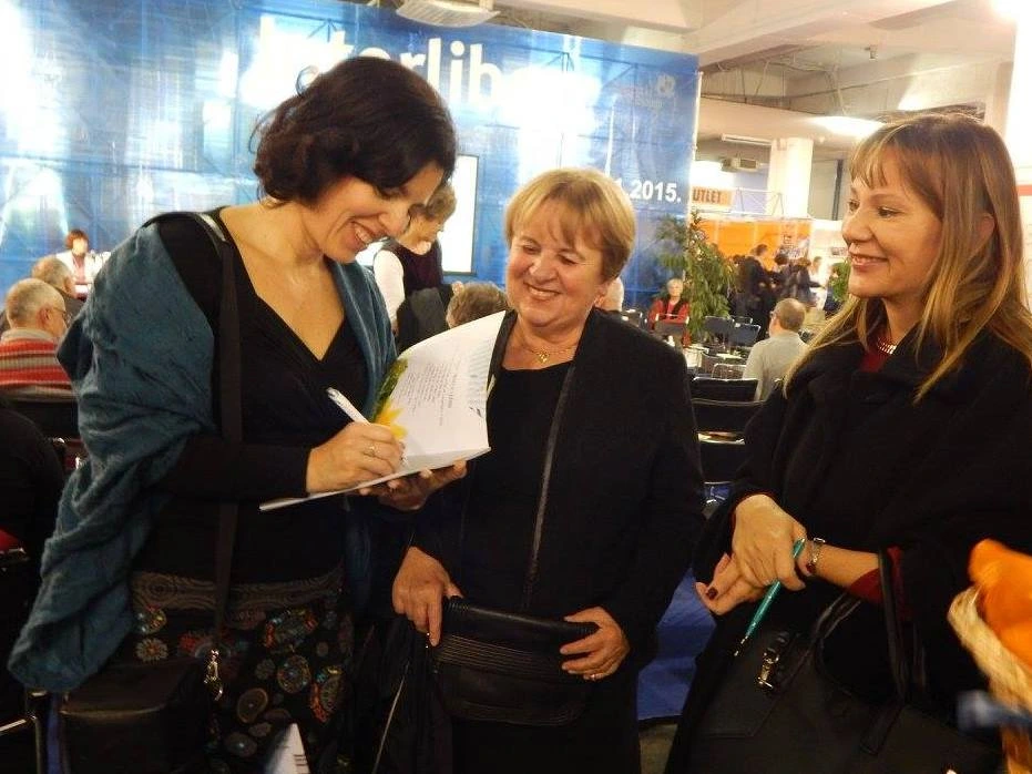 Interliber 2015., promocija slikovnice Krava koja je bila plava: potpisivanje slikovnice